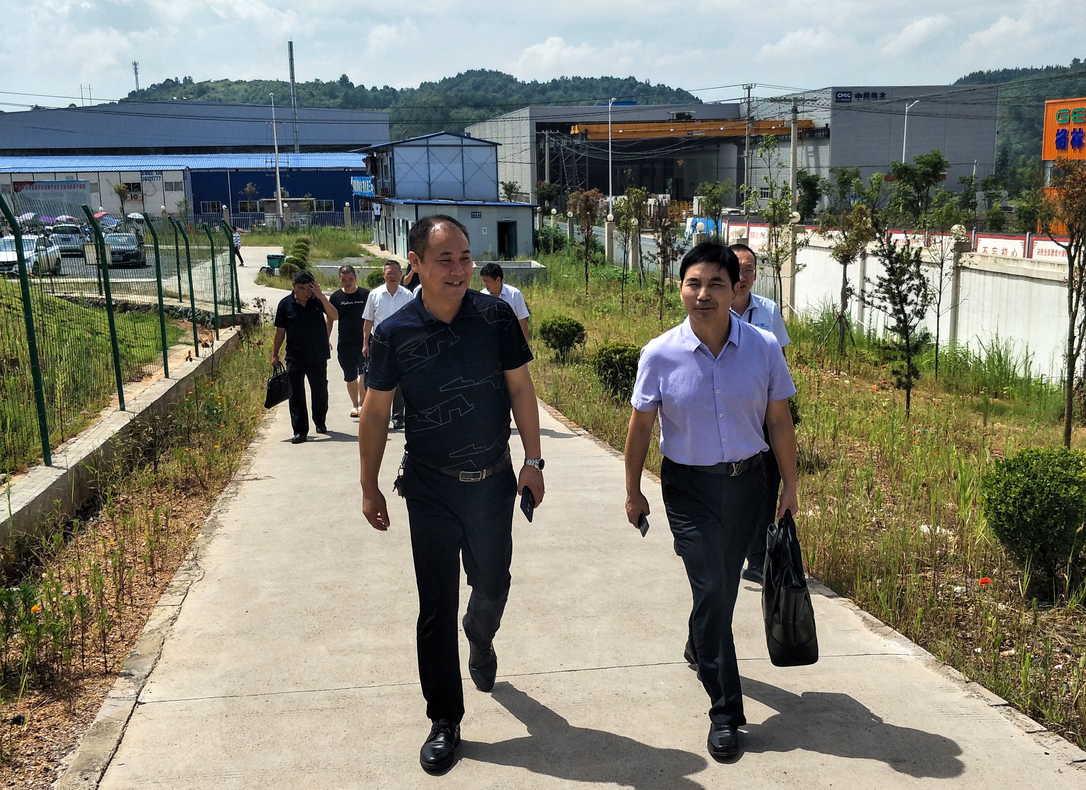 热烈欢迎湖南省工信厅节能与综合利用处赵鲜松副处长、市县工信部门领导一行来Z6尊龙集团官方网站能源视察指导工作